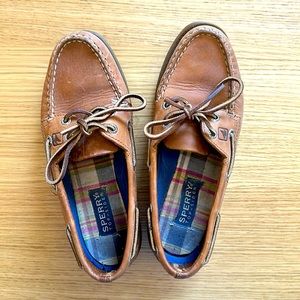 Women’s Sperrys Size 7